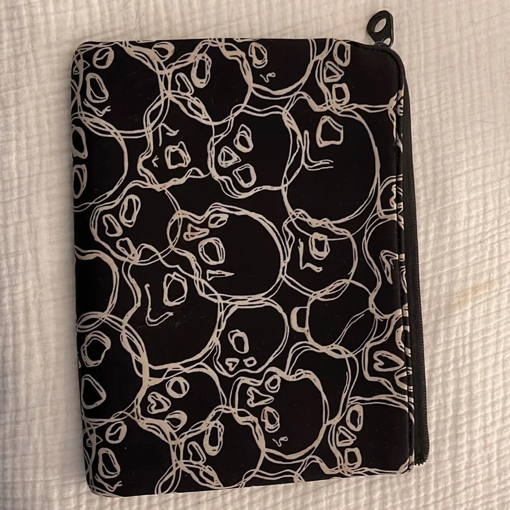 Marc Jacobs skull iPad case